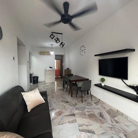 Glory Beach Aparment 2 Bedroom Port Dickson Esterno foto