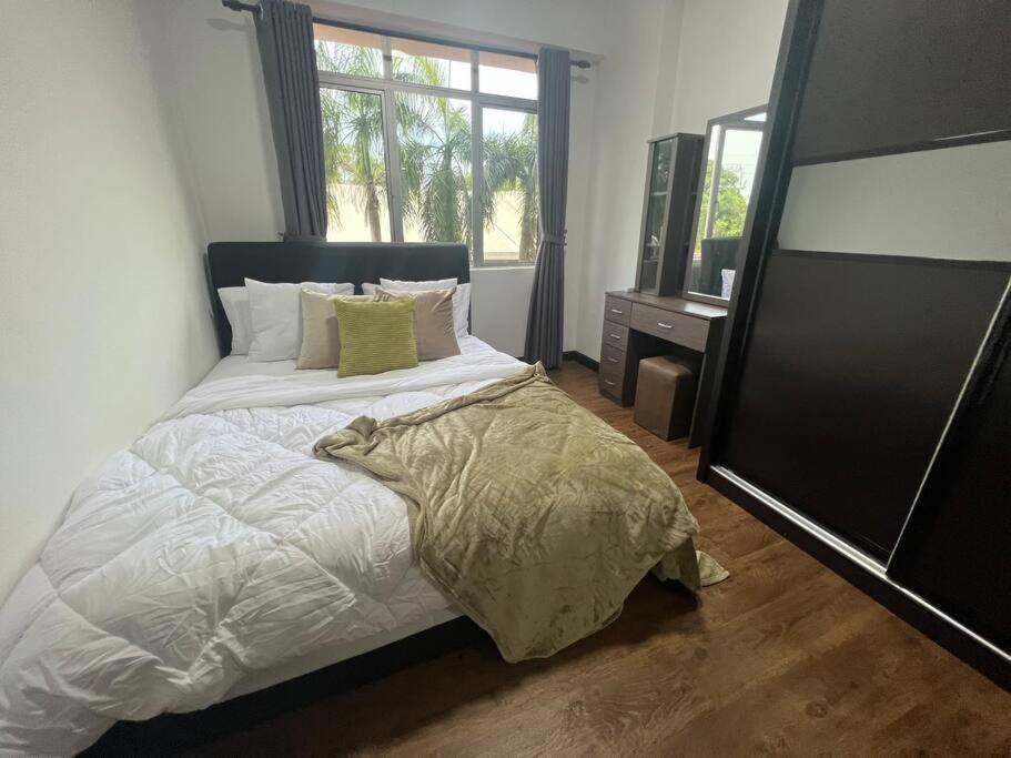 Glory Beach Aparment 2 Bedroom Port Dickson Esterno foto